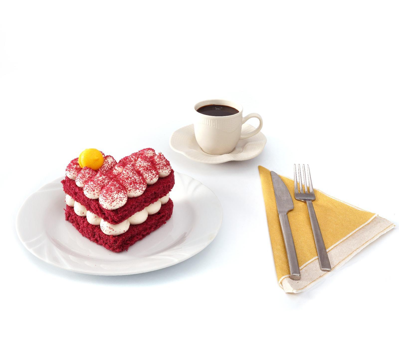 Kalpli Yaş Pasta (Red Velvet)