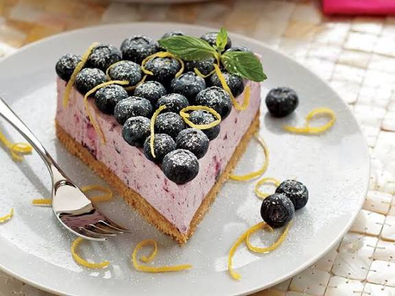 Yaban Mersinli Pasta